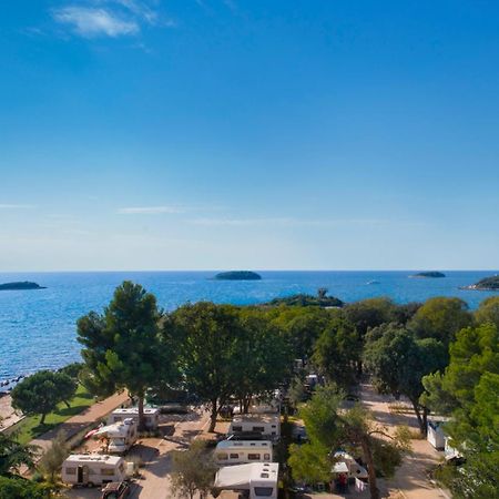 Maistra Camping Valkanela Pitches Funtana Bagian luar foto