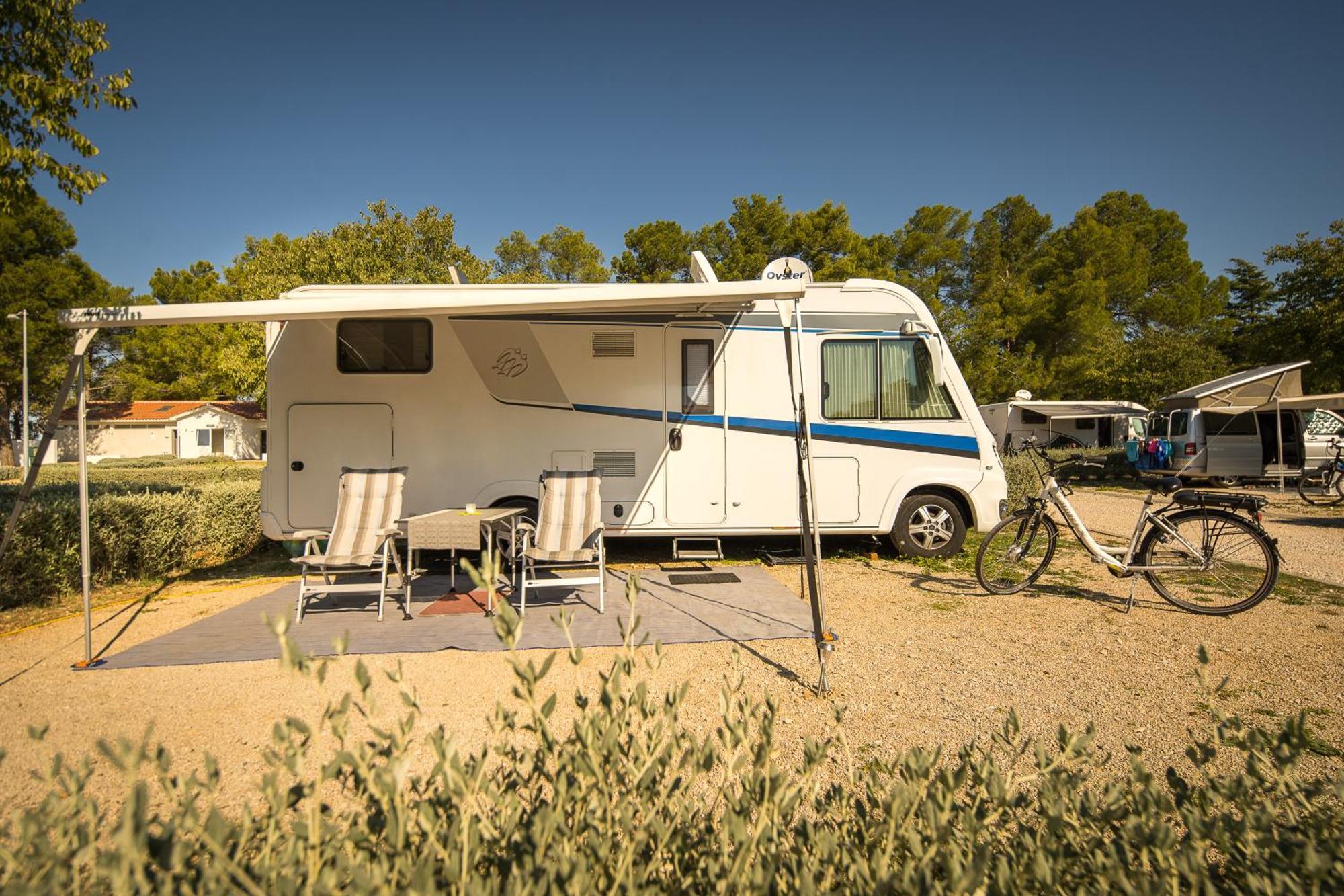 Maistra Camping Valkanela Pitches Funtana Bagian luar foto
