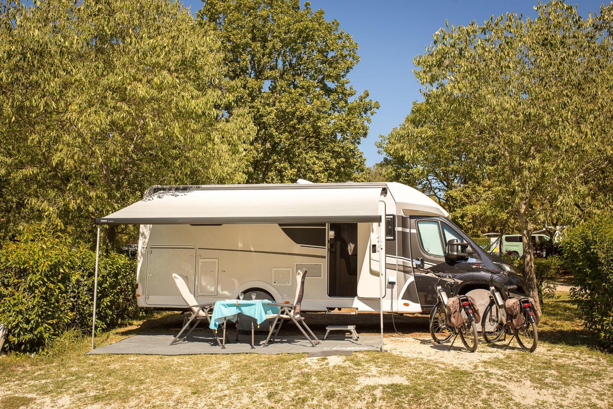 Maistra Camping Valkanela Pitches Funtana Bagian luar foto