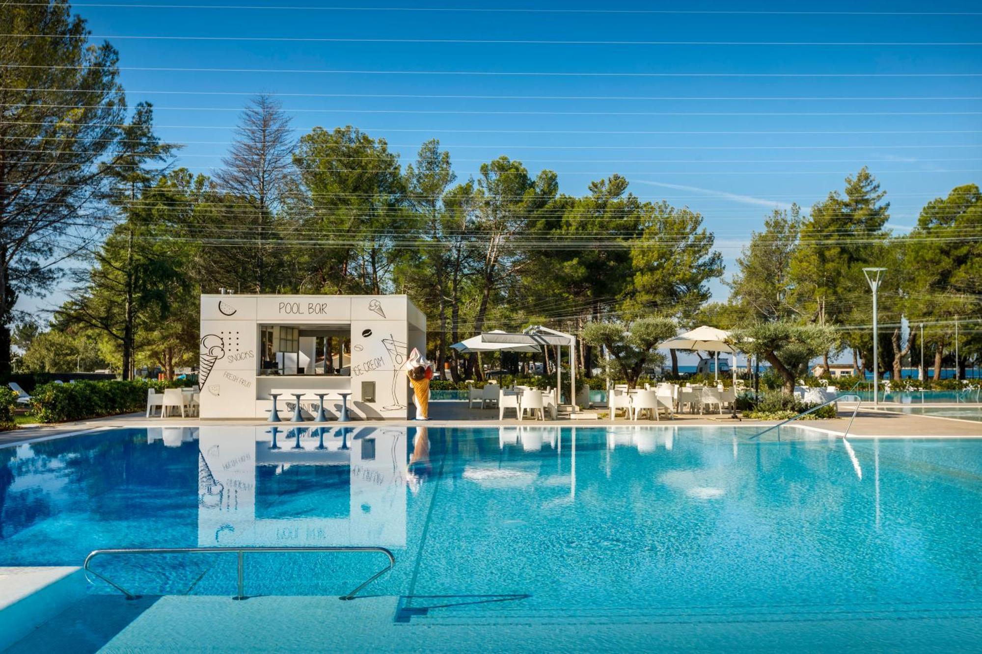 Maistra Camping Valkanela Pitches Funtana Bagian luar foto