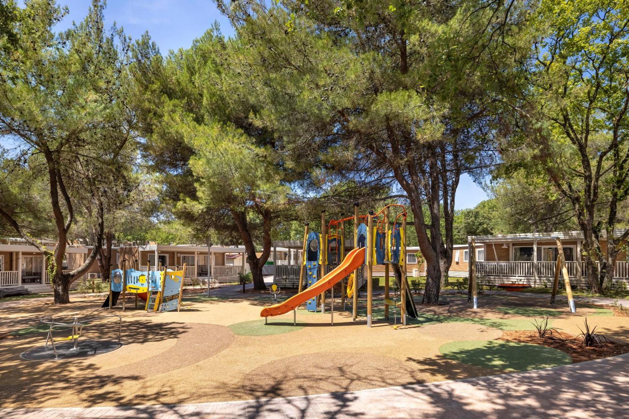Maistra Camping Valkanela Pitches Funtana Bagian luar foto