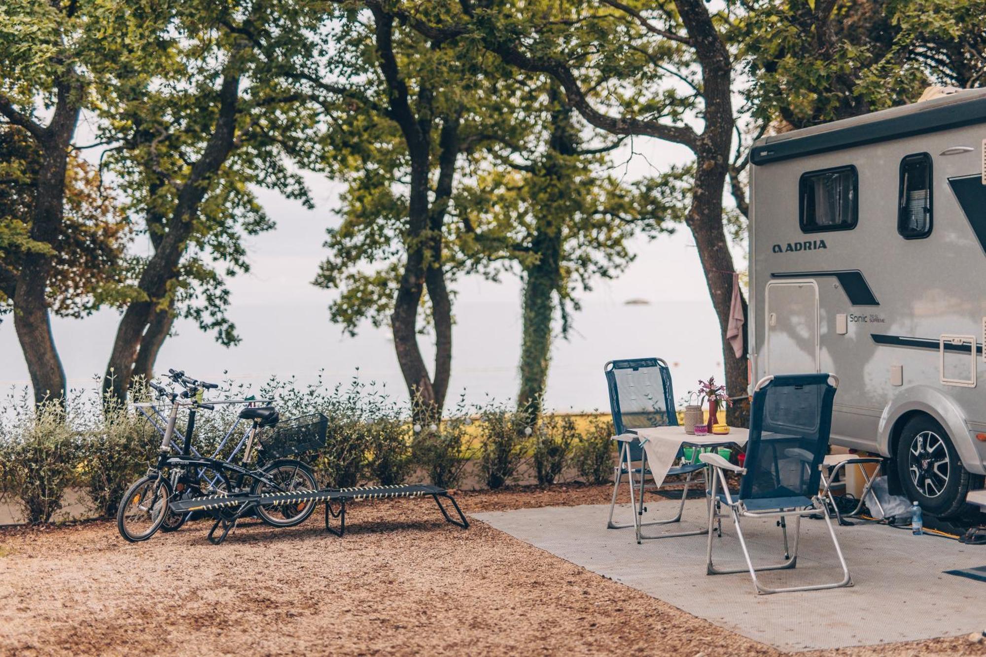 Maistra Camping Valkanela Pitches Funtana Bagian luar foto