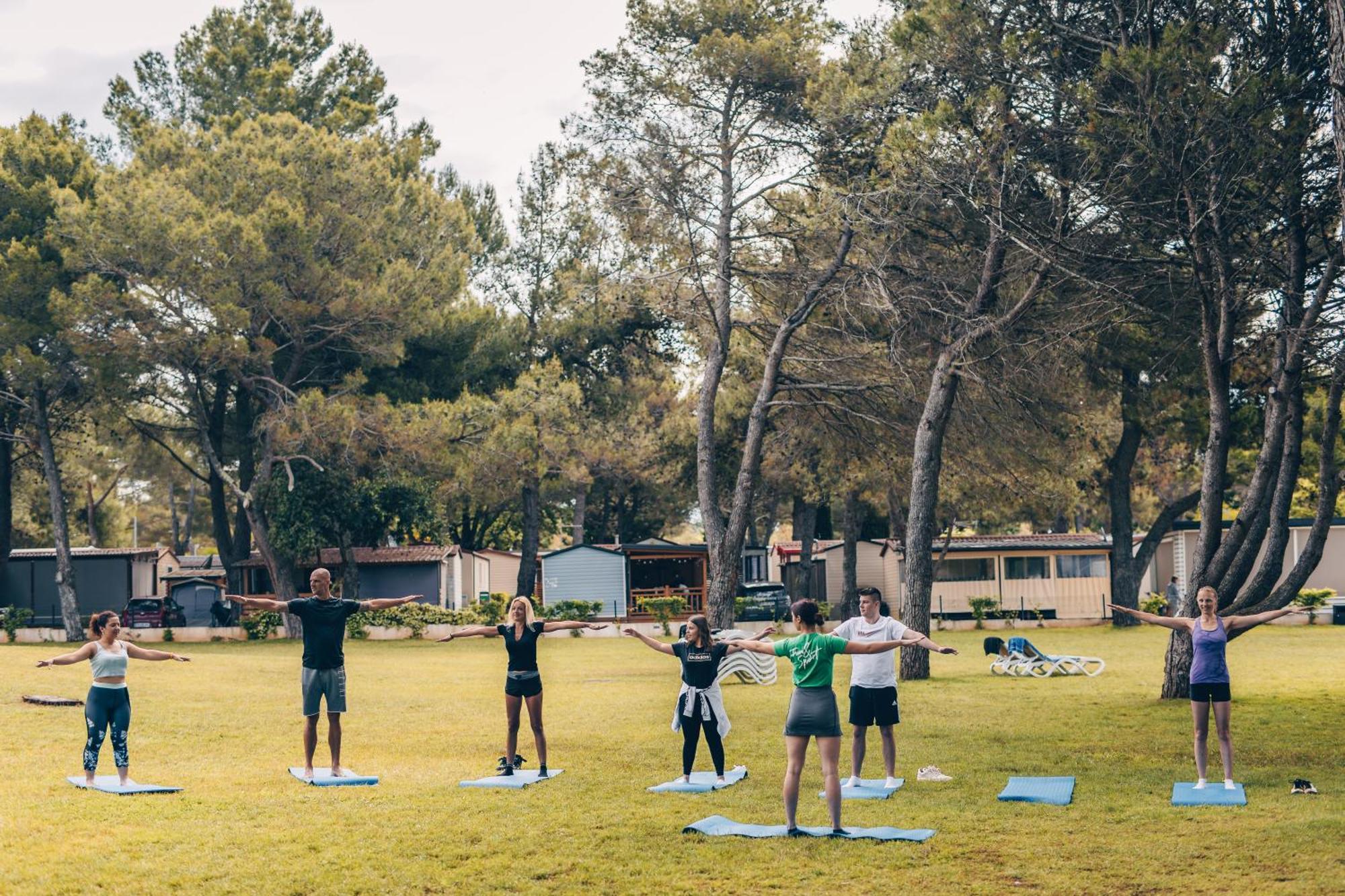 Maistra Camping Valkanela Pitches Funtana Bagian luar foto