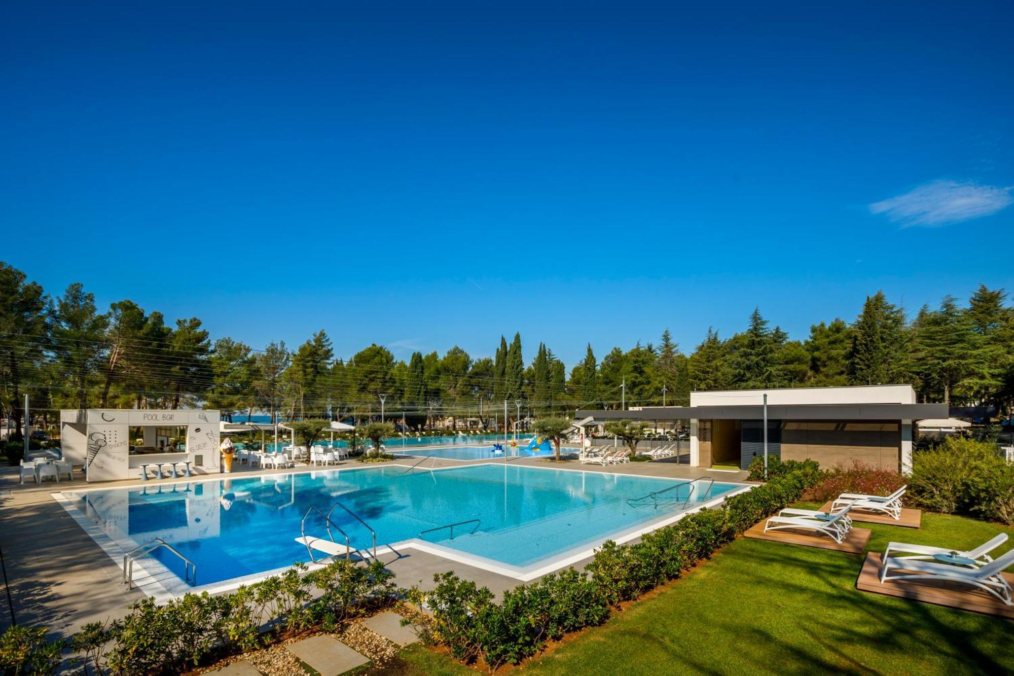 Maistra Camping Valkanela Pitches Funtana Bagian luar foto