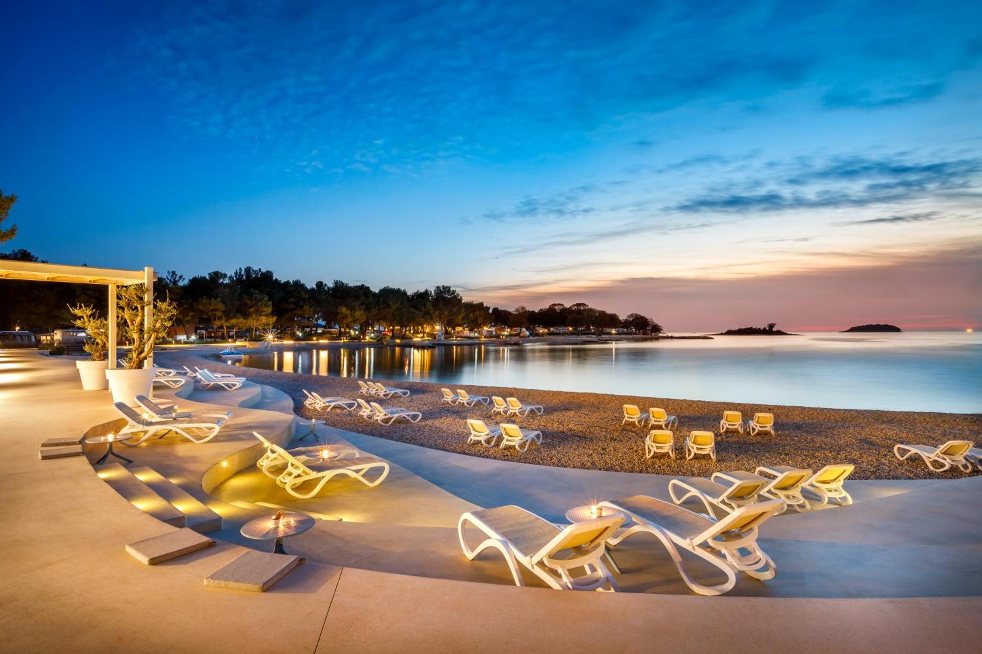 Maistra Camping Valkanela Pitches Funtana Bagian luar foto