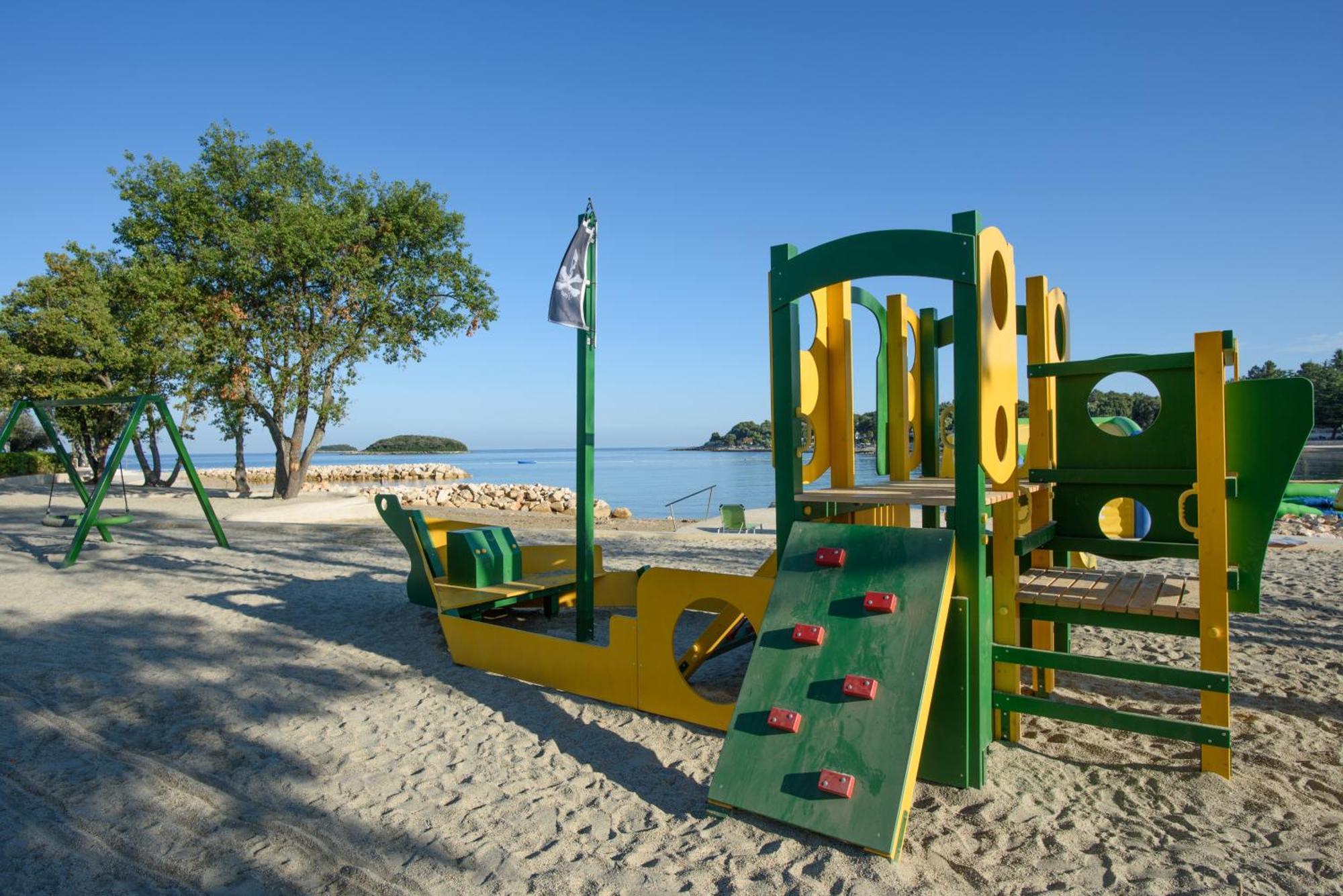 Maistra Camping Valkanela Pitches Funtana Bagian luar foto