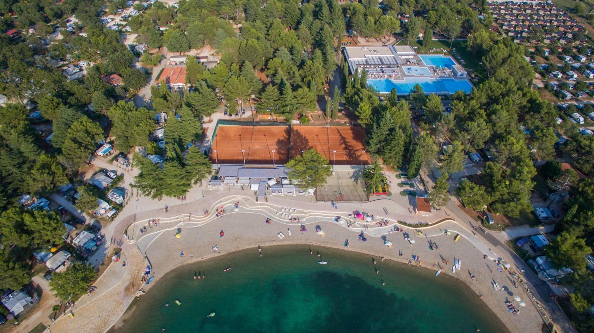 Maistra Camping Valkanela Pitches Funtana Bagian luar foto