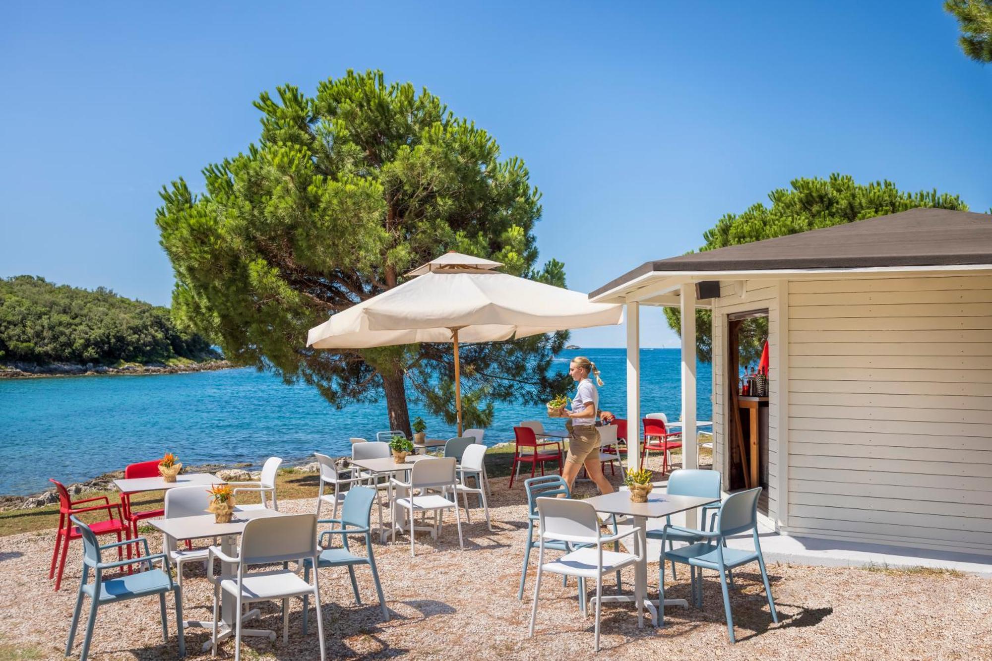 Maistra Camping Valkanela Pitches Funtana Bagian luar foto