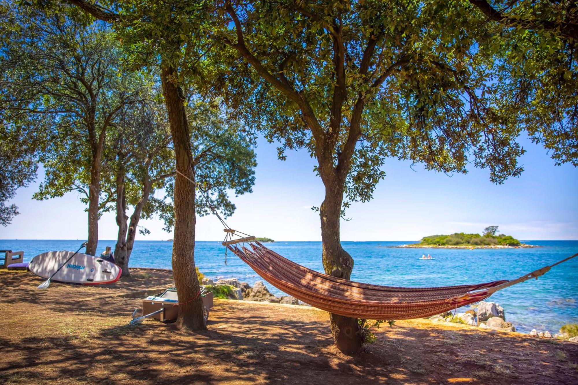 Maistra Camping Valkanela Pitches Funtana Bagian luar foto