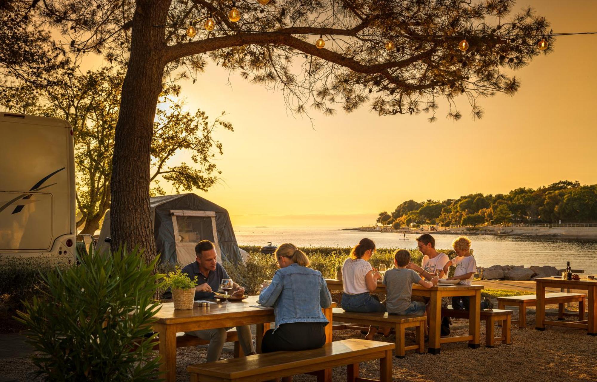 Maistra Camping Valkanela Pitches Funtana Bagian luar foto
