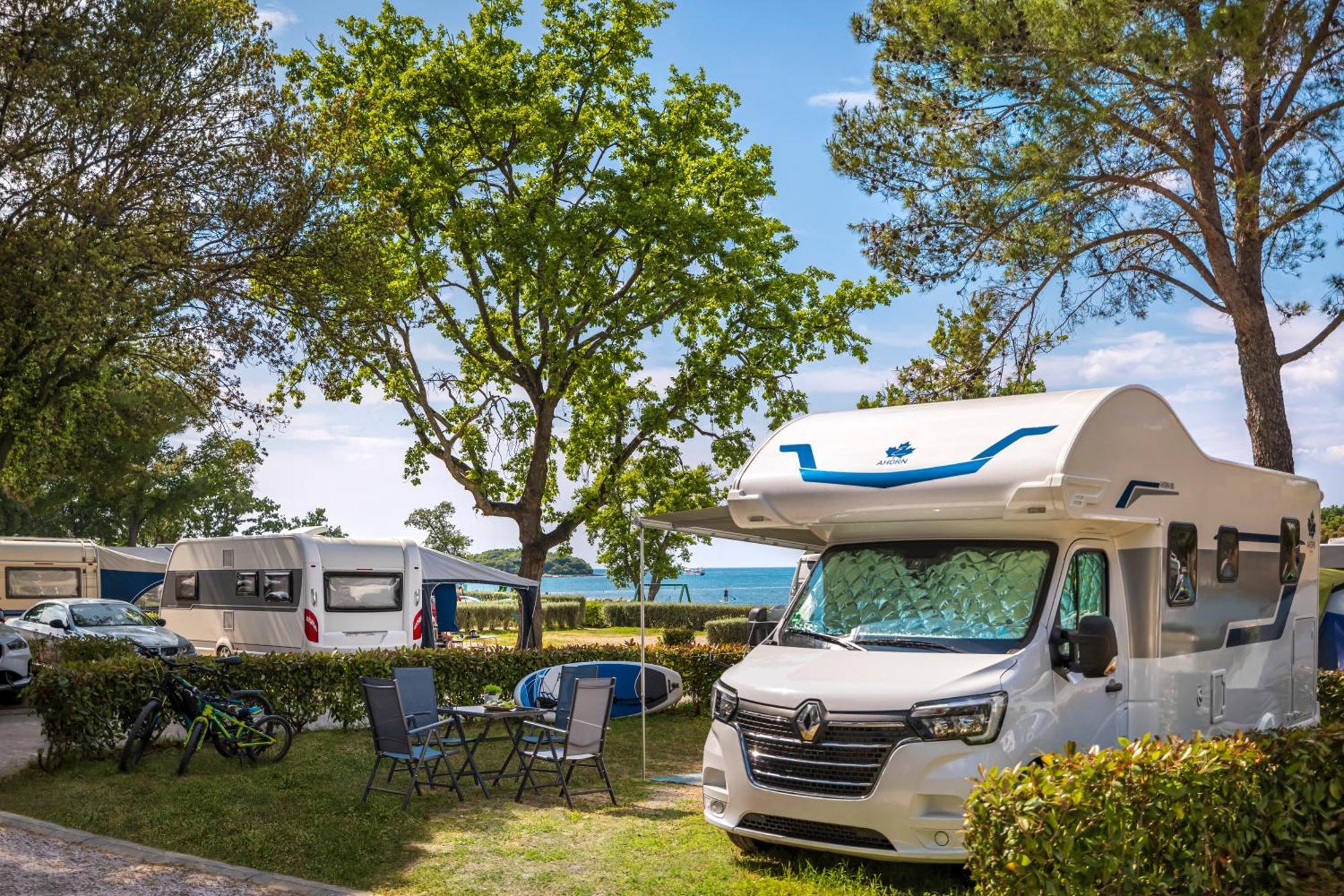 Maistra Camping Valkanela Pitches Funtana Bagian luar foto